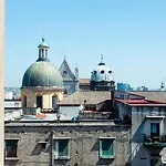 La Casa Tra I Monumenti